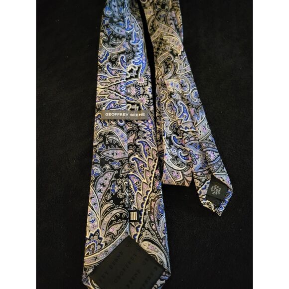 Men's 100% silk necktie Purple paisley Design 58" L - Picture 2 of 8